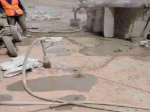 固始水泥混凝土路面板底注浆技术 路面脱空注浆整治方案